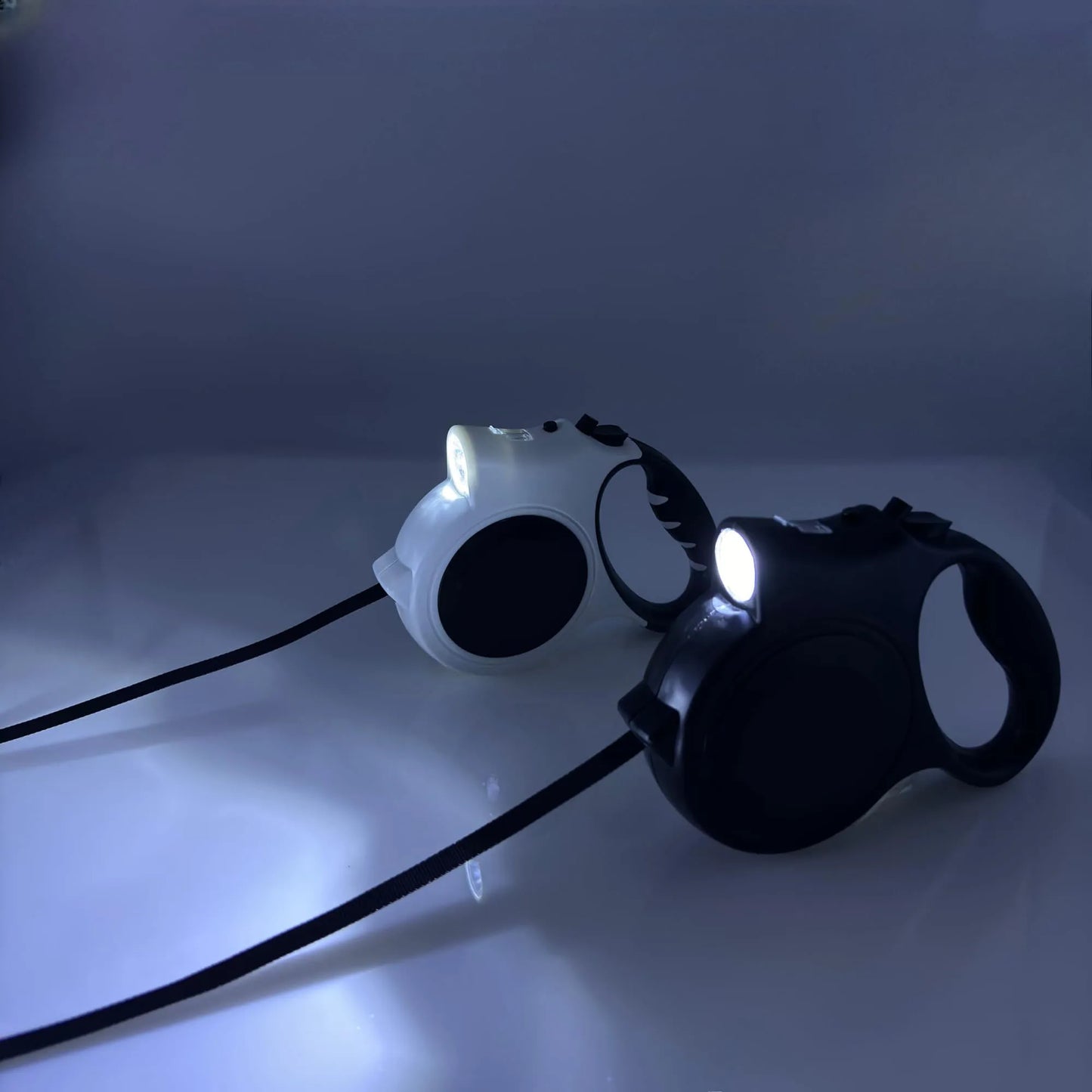 1pc Illuminated Retractable Dog Leash -16ft, Adjustable,ldeal For Medium And Large Dogs, Perfect For Nighttime Walks And Runs